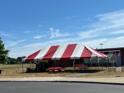 IMG 0999 1662427277 20x40 Red/White Pole Tent